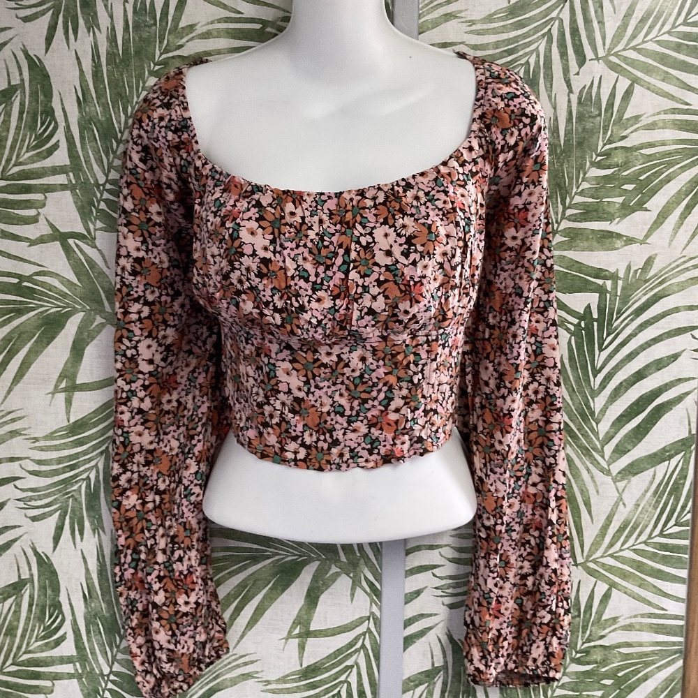 Long sleeve crop top